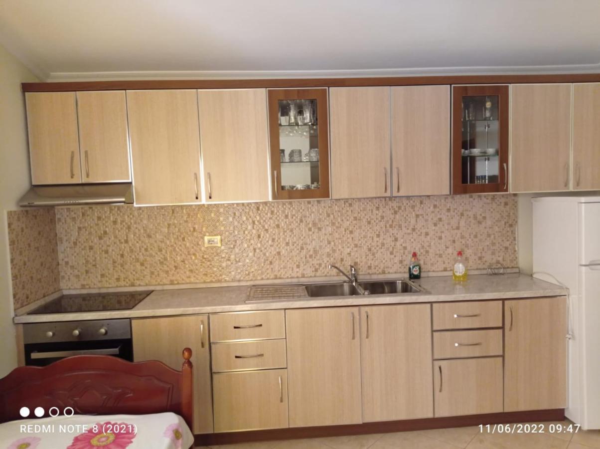 Guesthouse Fatos Biti Divjake Exterior foto