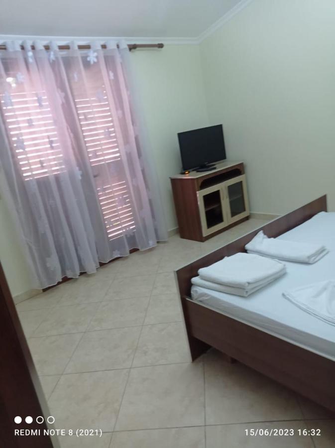 Guesthouse Fatos Biti Divjake Exterior foto