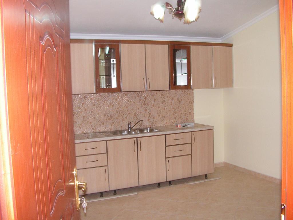 Guesthouse Fatos Biti Divjake Habitación foto
